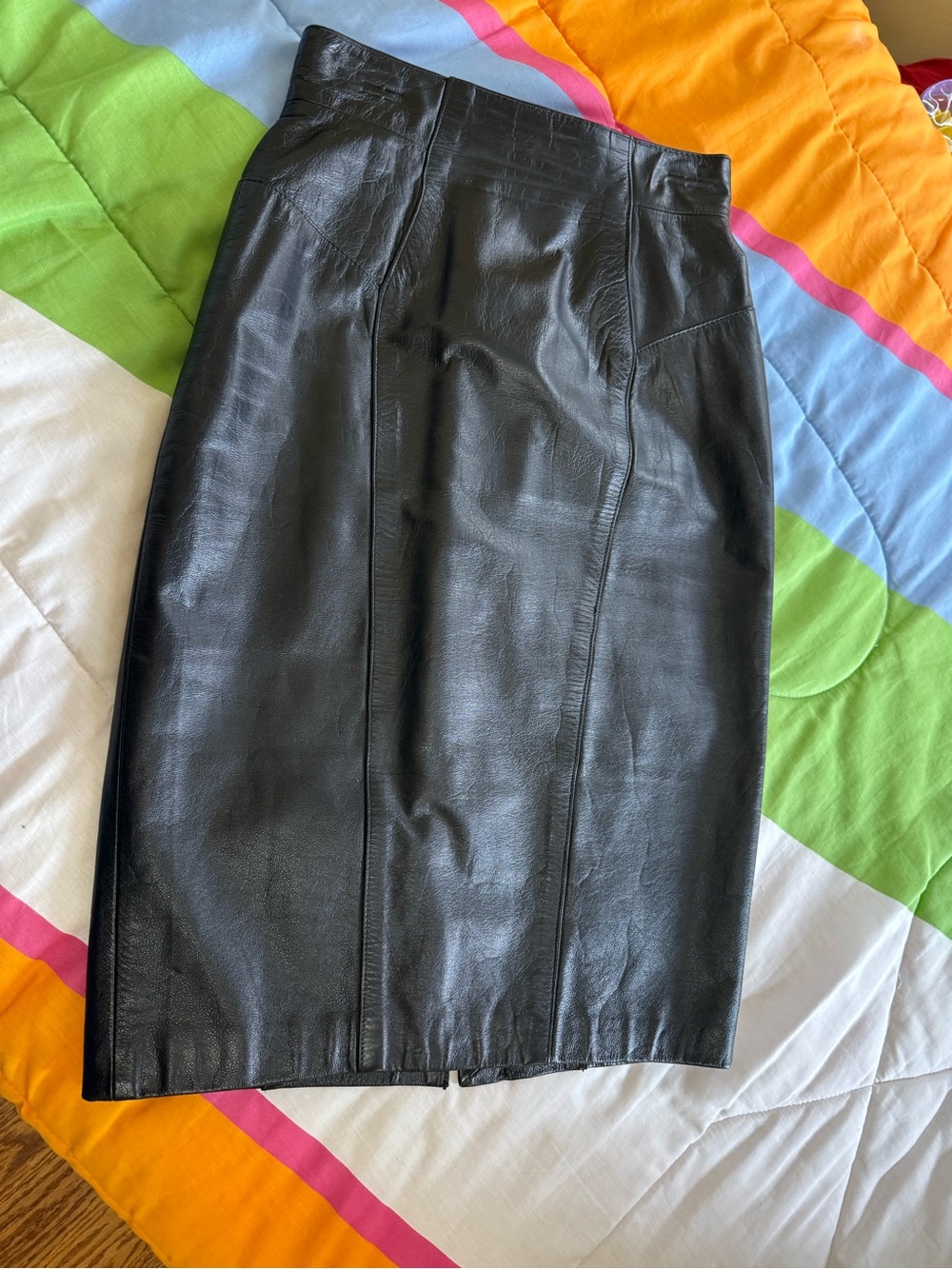 Sleek Black Faux Leather Pencil Skirt